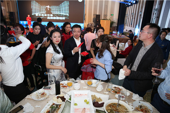 1518403883711267.jpg 1N9A4271.jpg